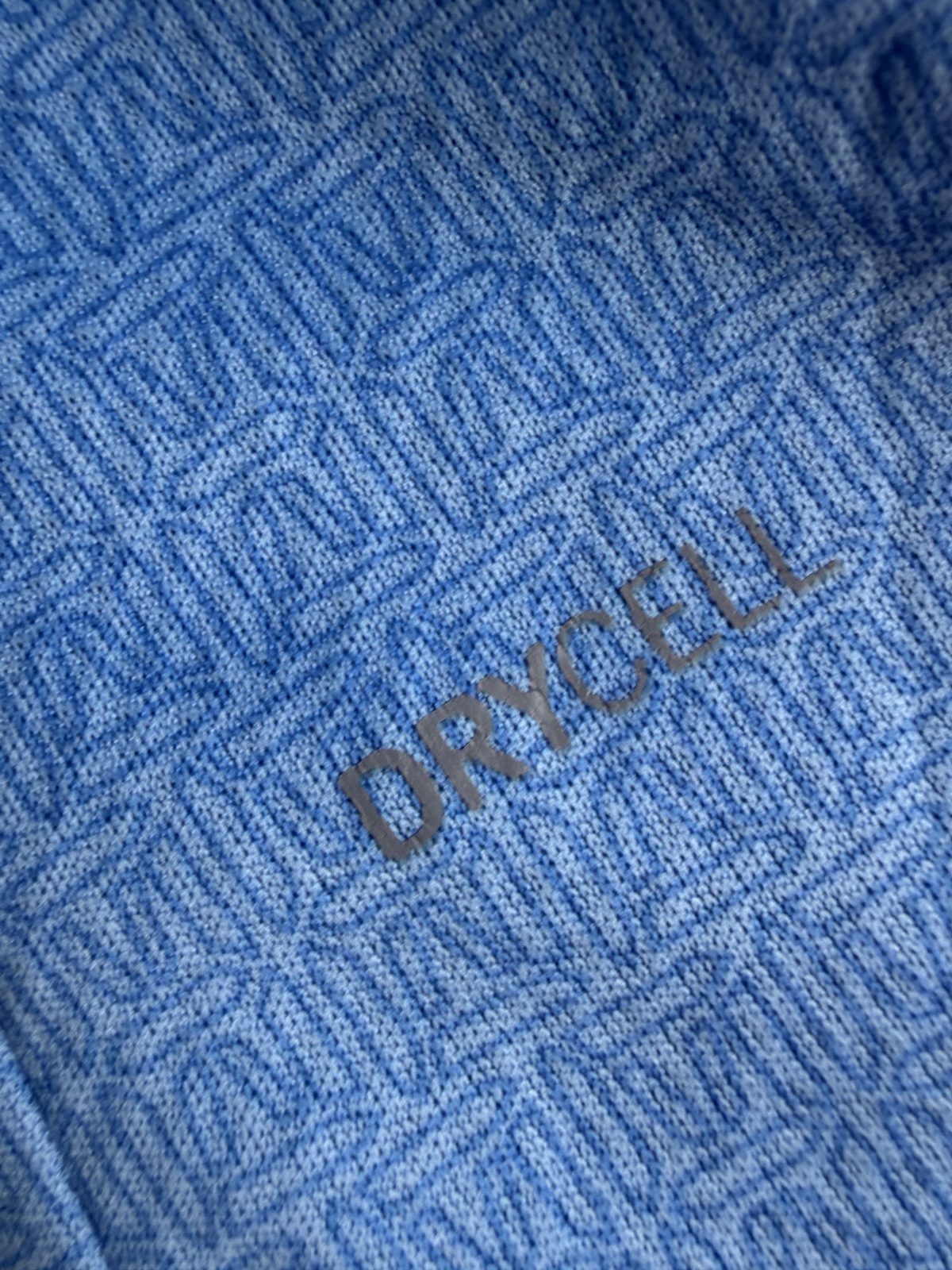 Close-up of the tonal jacquard weave pattern on the body fabric